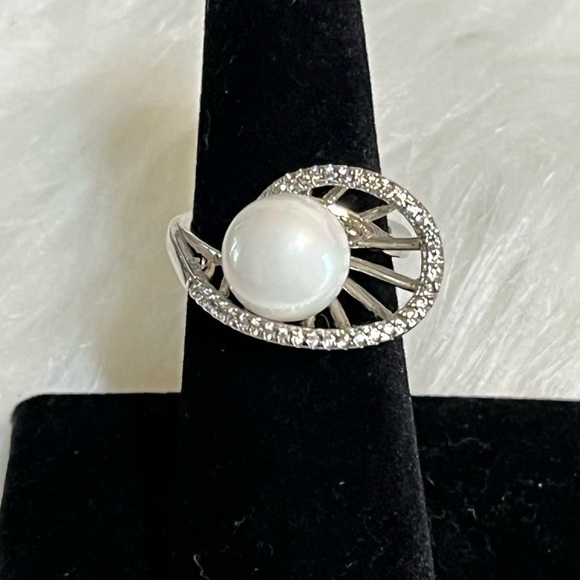 Jewelry - Sterling silver pearl fan ring